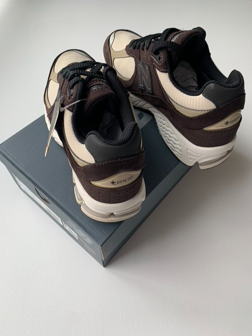 New Balance 2002R GORE-TEX 'Black Coffee WOMEN'S SIZE 9